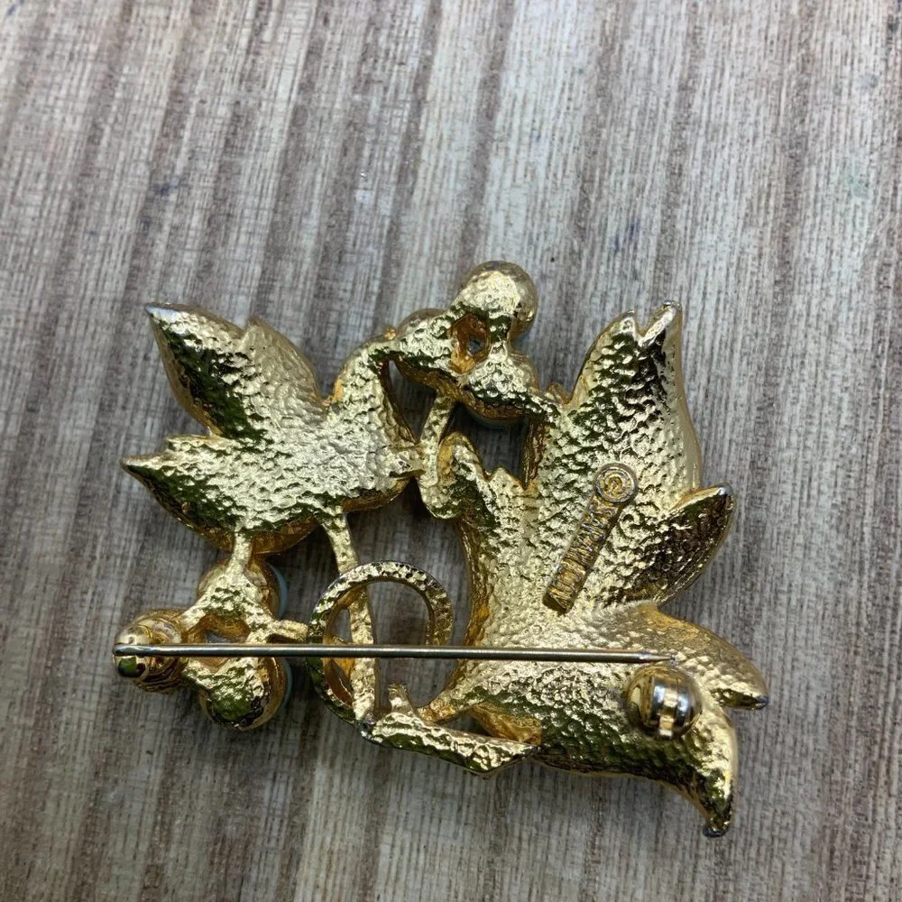Sarah Coventry Vintage Gold Metal White Enamel Maple Leaf Brooch